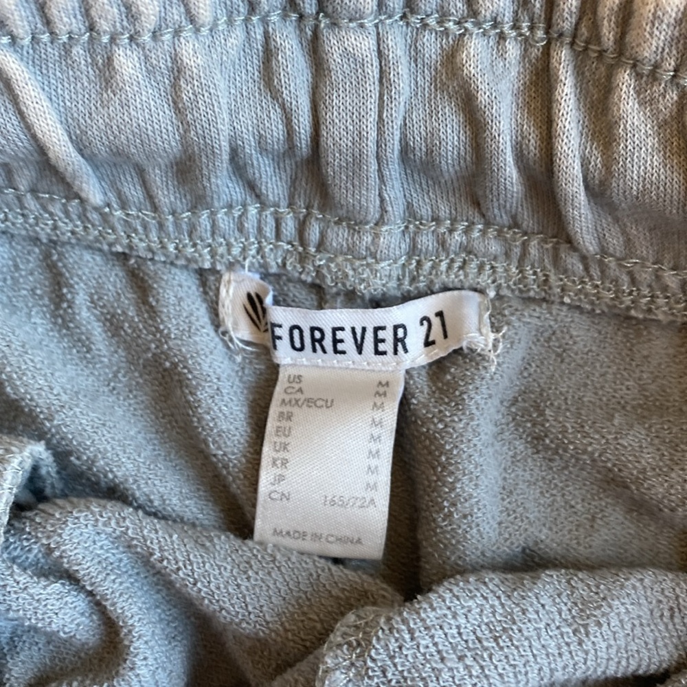 Forever 21 Two Piece - Picture 4 of 5
